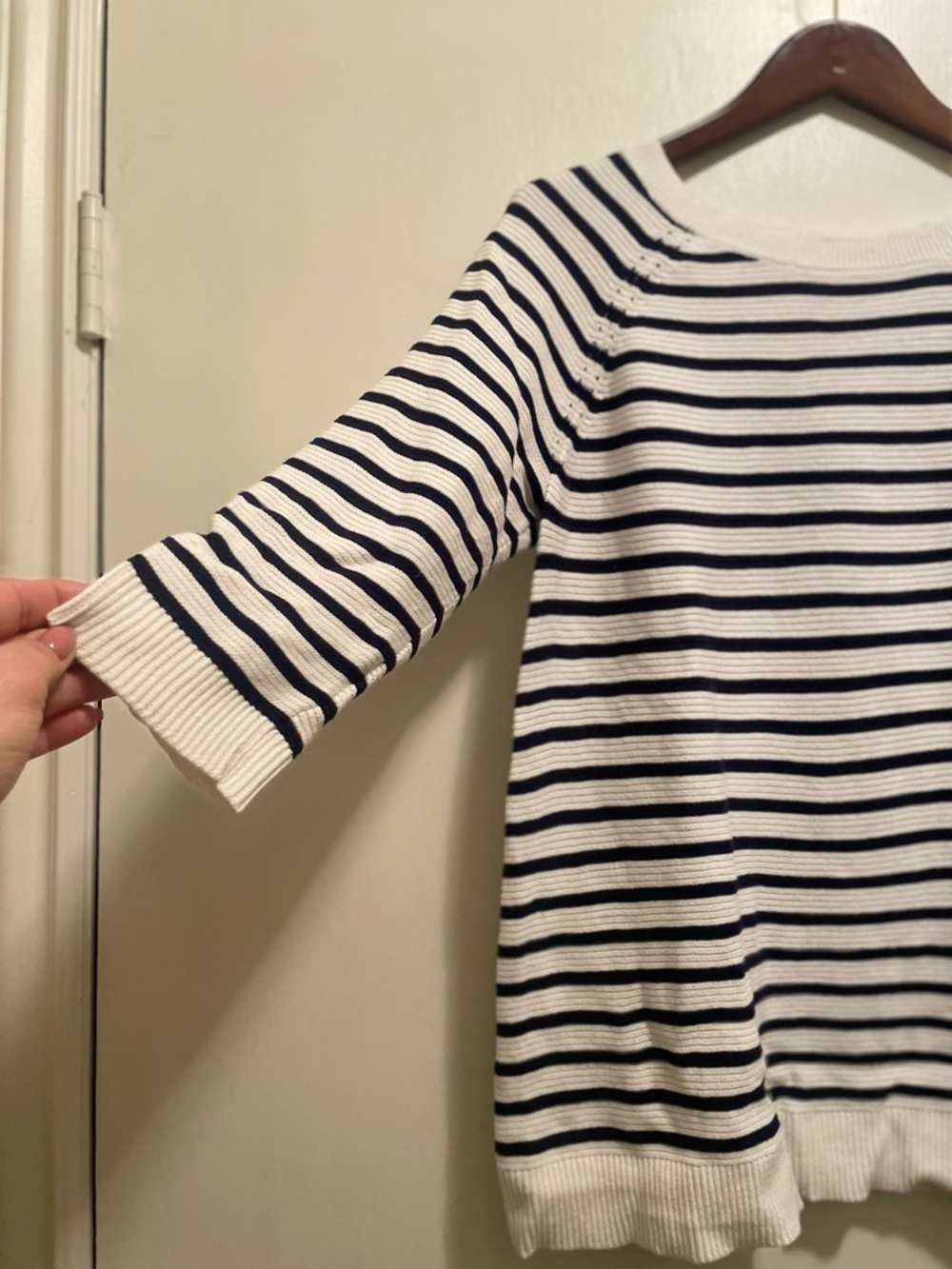 Reitmans Cream and Navy Striped Cotton Sweater Top Size Large.